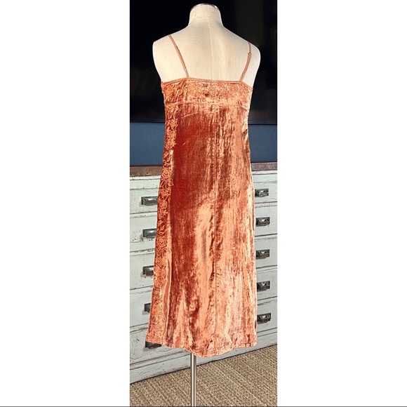 Anthropologie Lucie Embroidered Slip Velvet Dress NWOT New 2 - Picture 6 of 11